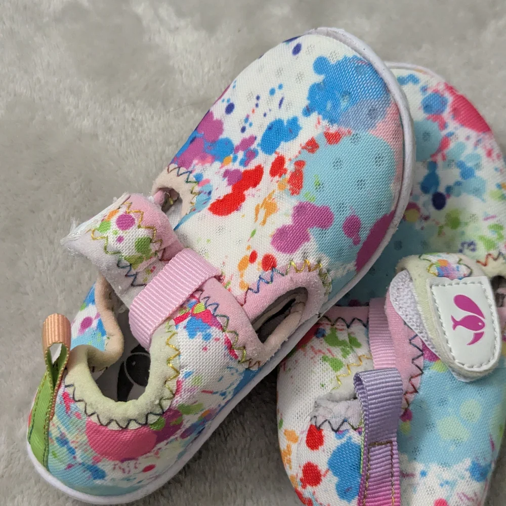 Ikiki Baby Water Shoes EUC Rainbow Soft Sole Size 142 Euro/7 Baby US Size Beach